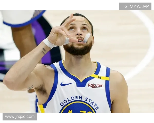 库里点评比赛表现称本应获胜关键时刻防守失误影响结果